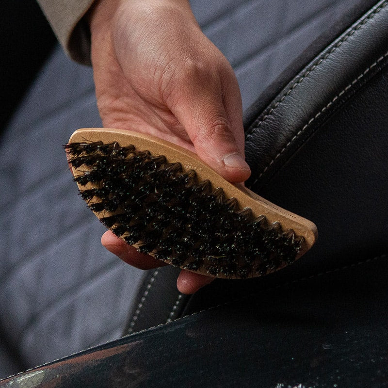 GLOSSER LEATHER BRUSH